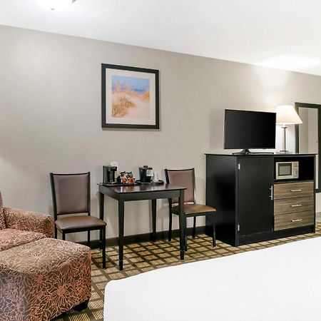 Best Western Beacon Inn Гранд-Гейвен Екстер'єр фото
